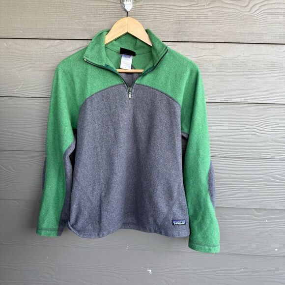 Patagonia Sweaters - Patagonia Green and Gray Crew Neck Sweater